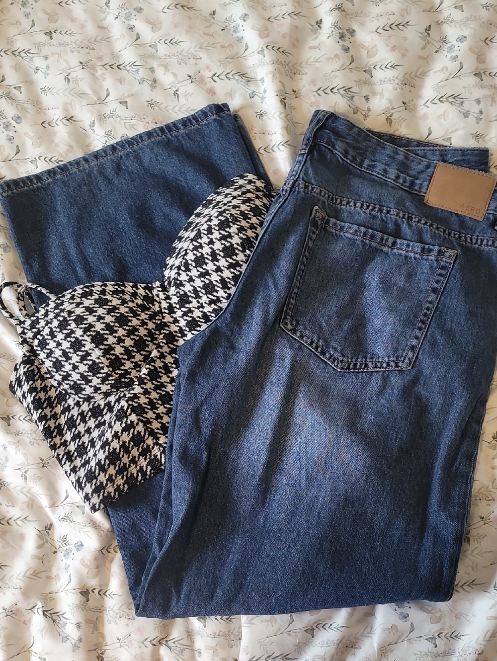 Aeropostale Women's Dark Indigo Wide Leg Jeans